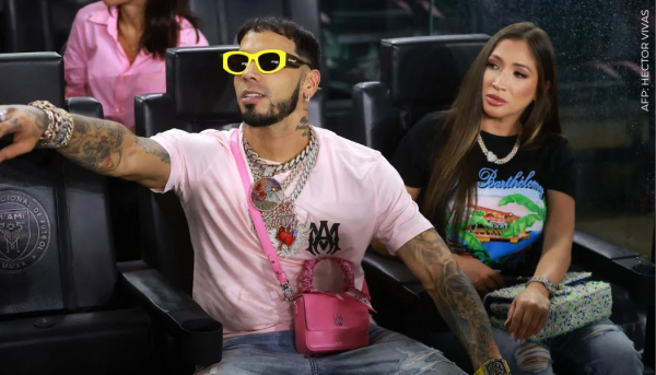 Captan a Anuel AA en un evento cristiano
