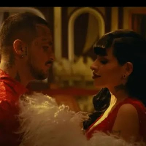 Nodal enamora con &#039;Cazzualidades&#039;, dedicada a la madre de su hijo