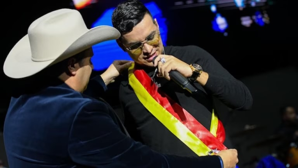 Sorpresa que se llevo Yeison Jiménez en pleno concierto