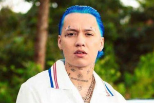 Blessd convoca a Ronaldinho a Medellín