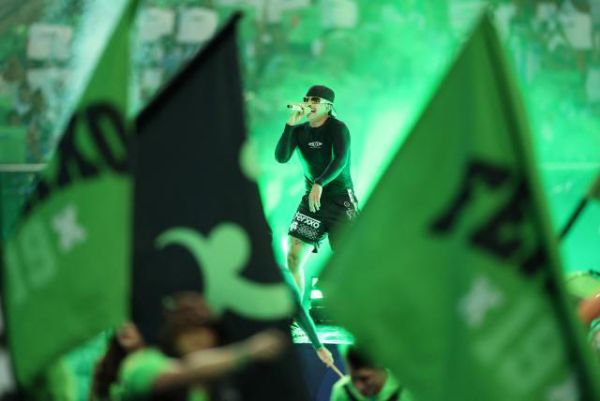 Feid tuvo accidentada inauguración de la Copa América