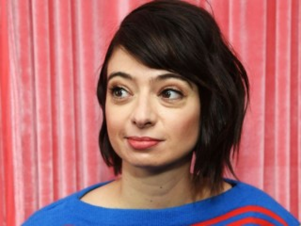 Kate Micucci la operaron por cáncer de pulmón