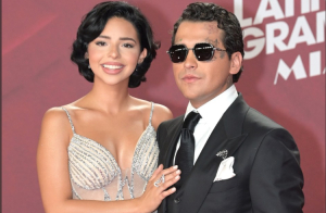 Christian Nodal y Ángela Aguilar reparten juguetes durante Navidad