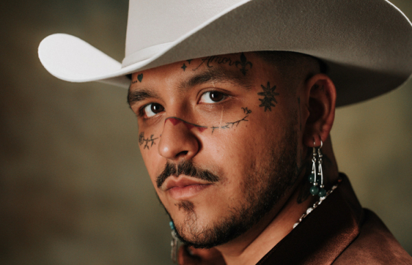 Christian Nodal estrena su nueva canción “Incompatibles”