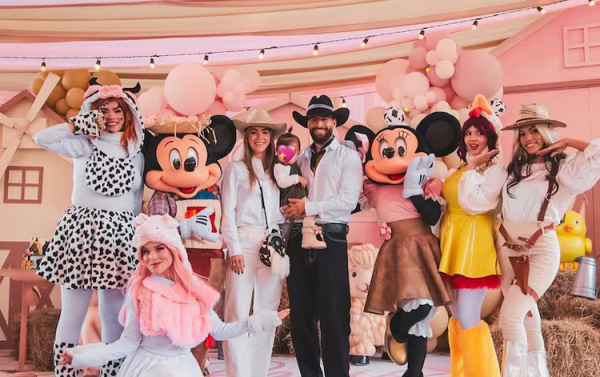 Maluma celebró por todo lo alto el primer año de su bebé