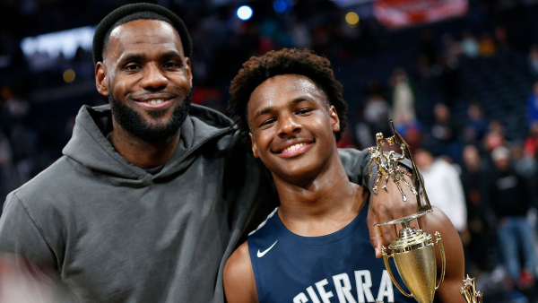 El primer mensaje de LeBron James después del paro cardíaco que sufrió su hijo