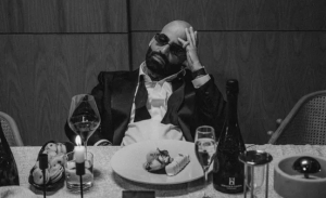 Arcángel lanza su nuevo álbum “La 8va Maravilla”