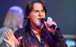 Murió Tommy DeCarlo, vocalista de la banda Boston