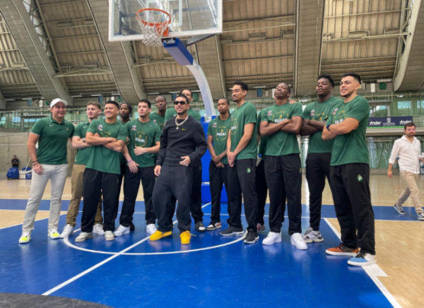 El cantante Ryan Castro patrocinará al equipo Paisas Basketball