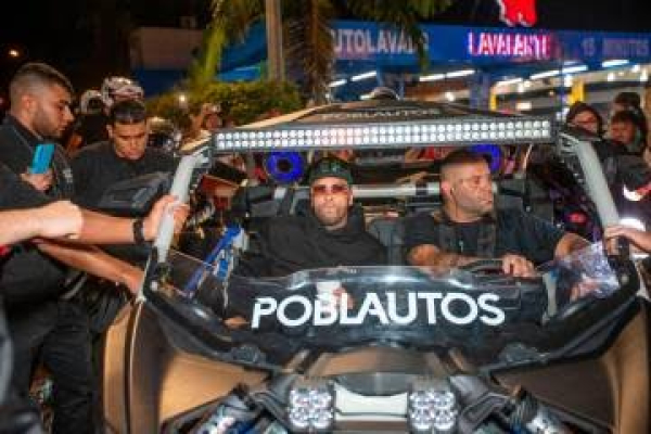 Nicky Jam lanzó su canción con Feid, en motos y en caravana por Medellín