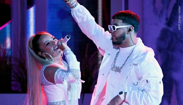 “Fue tu novio celoso”, Anuel AA habla tras Karol G eliminar fotos junto a él