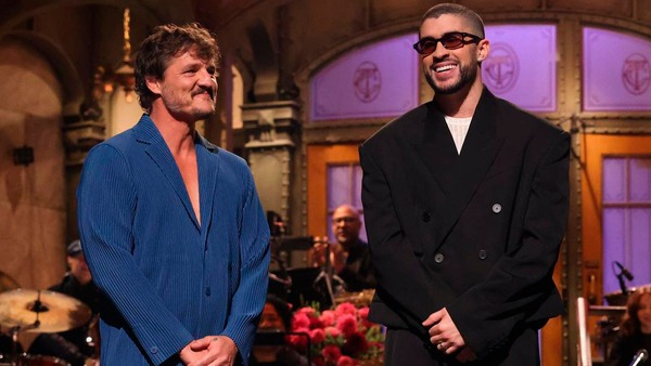 Bad Bunny y Pedro Pascal tienen encuentro viral en Satuday Night Live