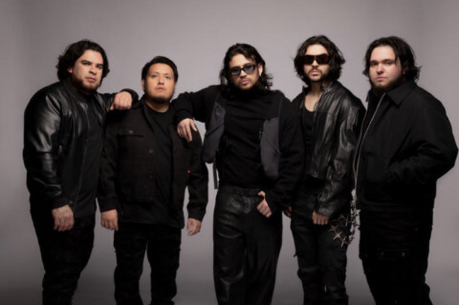 Fuerza regida arrasa en los premios billboard
