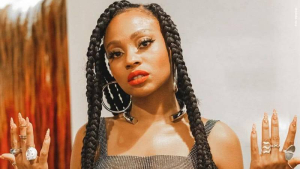 Goyo es fuertemente criticada por haber llevado un gato encadenado a su presentación en los Premios Nuestra Tierra