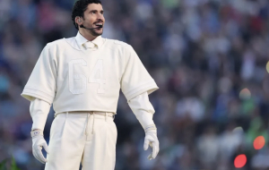 Bad Bunny y Romeo Santos, entre los mejores compositores según The New York Times