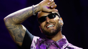 Maluma ante el valioso regalo que le hizo Sergio Ramos durante su concierto en Ibiza